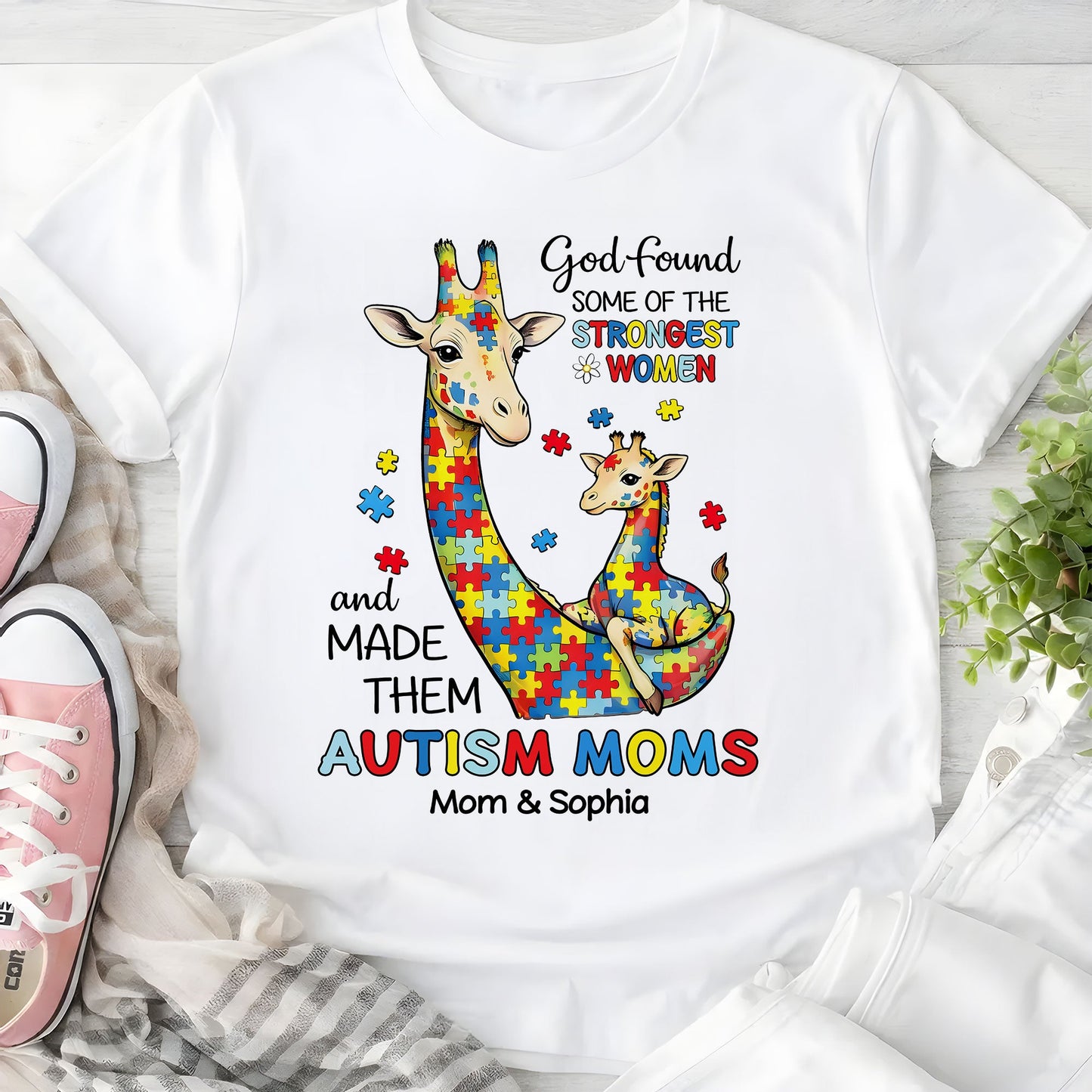Custom Autism Giraffe Mom Shirt  THUU6250301