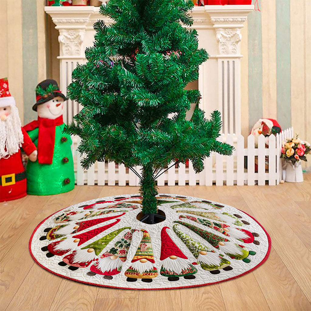 Christmas Tree Skirt with Gnome, Festive Holiday Decoration, Gnome Xmas Decor, Cozy Farmhouse Christmas Gift QFTO5091001